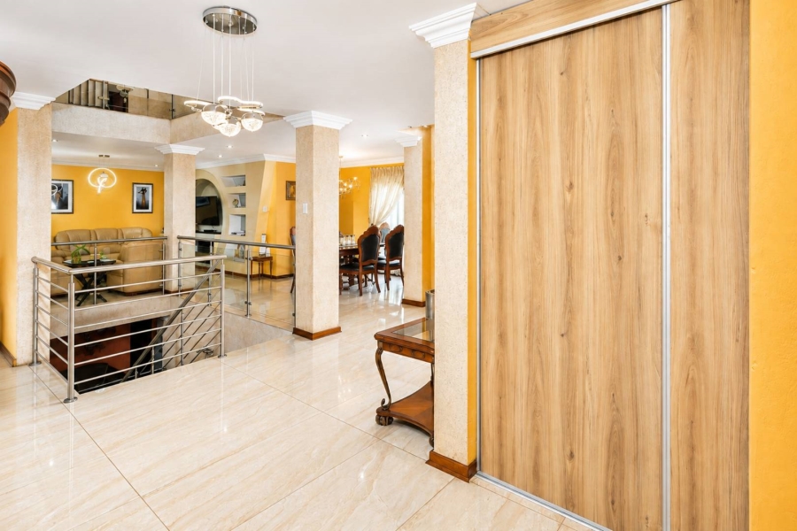 5 Bedroom Property for Sale in Xanadu Eco Park North West